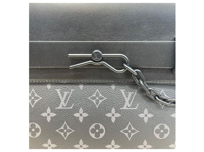 Louis Vuitton Pochette Steamer Clutch - vista 3