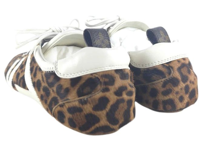 Sneakers Louis Vuitton leopardate in pelle - vista 3