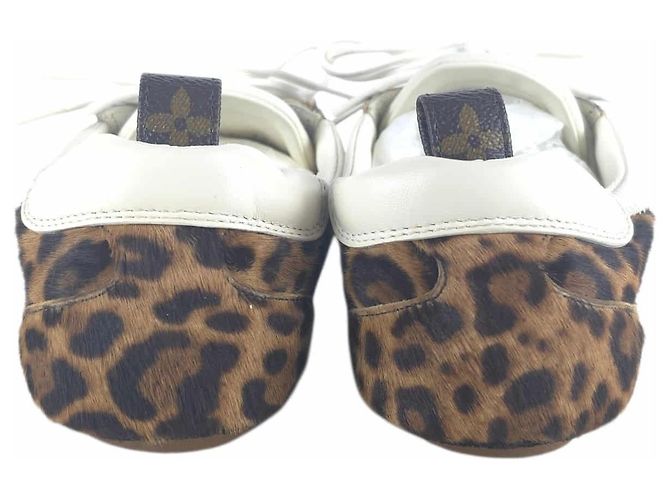Sneakers Louis Vuitton leopardate in pelle - vista 4