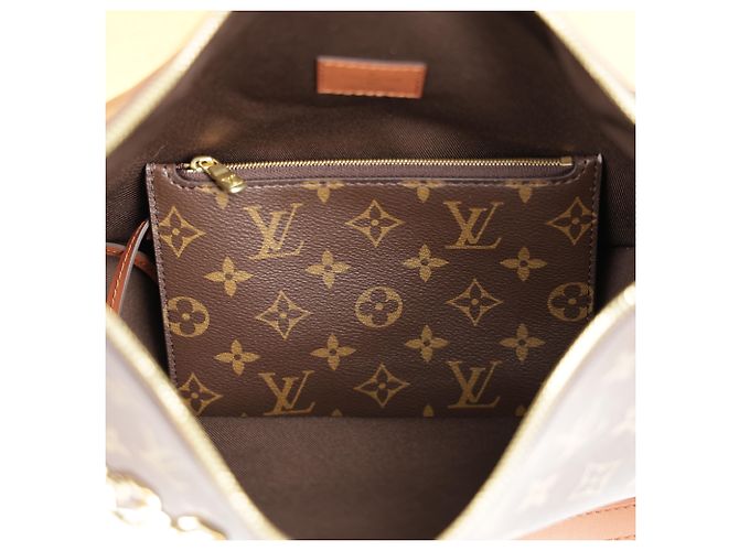 Louis Vuitton Borsa a tracolla e spalla Loop Hobo Monogram Canvas - vista 11