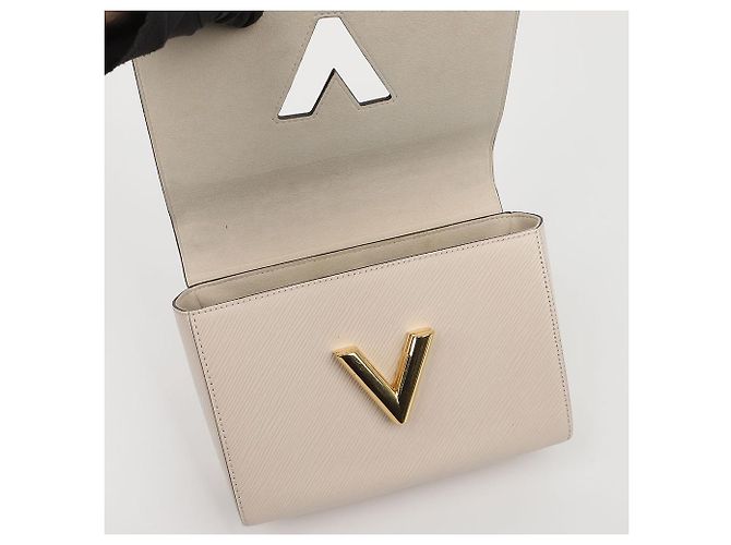 Louis Vuitton Borsa a tracolla Twist Epi MM Beige - vista 11