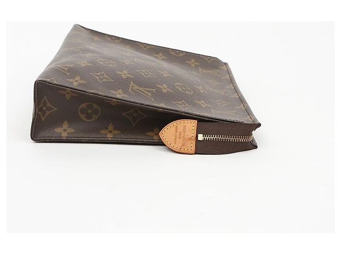 Louis Vuitton Clutch Toiletry Monogram Canvas - vista 3
