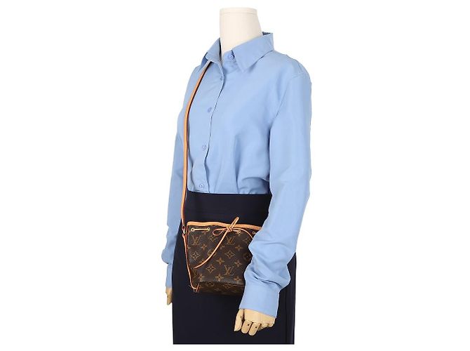 Borsa Louis Vuitton Nano Noe Monogram - vista 9