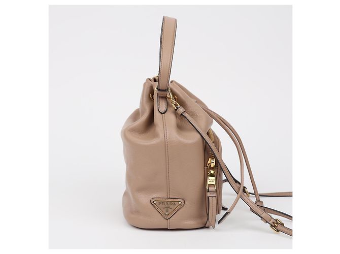 Prada Borsa Secchiello in Pelle Beige Grace Triangle Logo Cap - vista 5