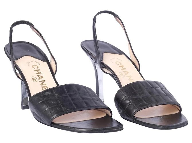 Sandali Slingback Chanel in pelle matelassé nera - vista 2