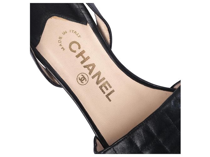 Sandali Slingback Chanel in pelle matelassé nera - vista 4