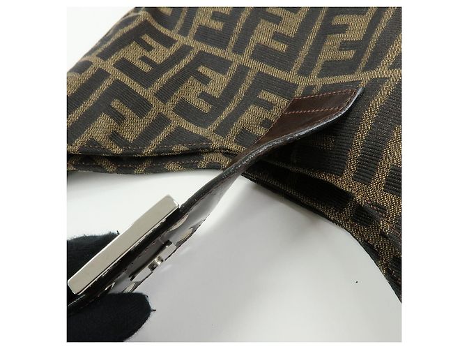 FENDI Borsa a spalla e borsa a mano in pelle e tela Zucca Nero e Marrone 26569 - vista 18