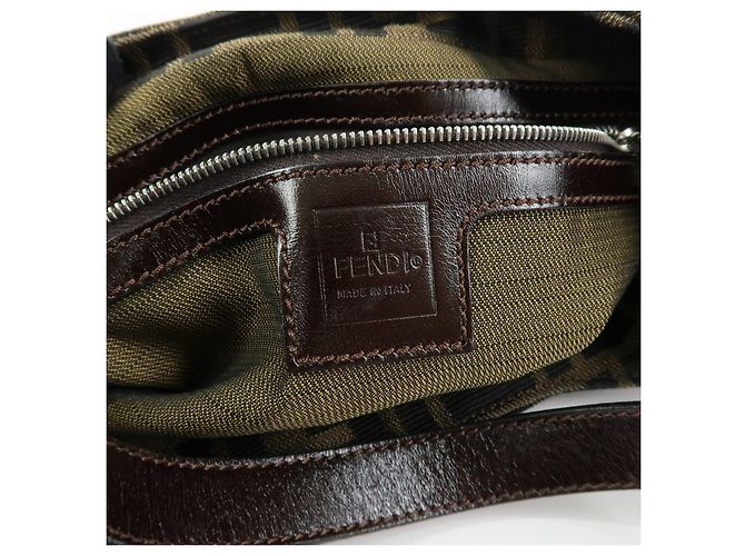 FENDI Borsa a spalla e borsa a mano in pelle e tela Zucca Nero e Marrone 26569 - vista 23