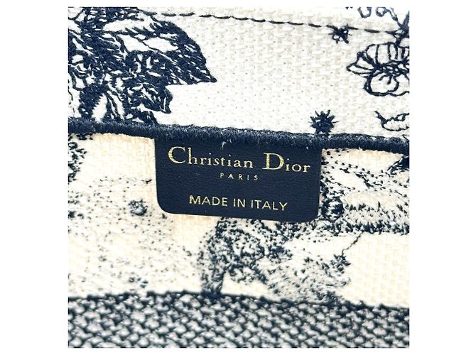 Christian Dior Book Embroidered Canvas Medium - vista 6