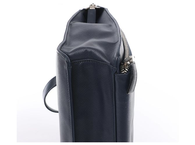Borsa porta documenti Prada in pelle Saffiano blu navy - vista 8