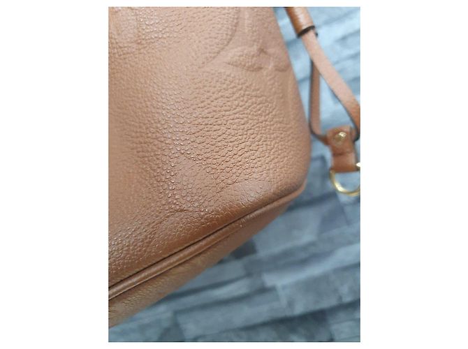 Louis Vuitton Neverfull MM Monogram Empreinte Pelle Cognac - vista 14