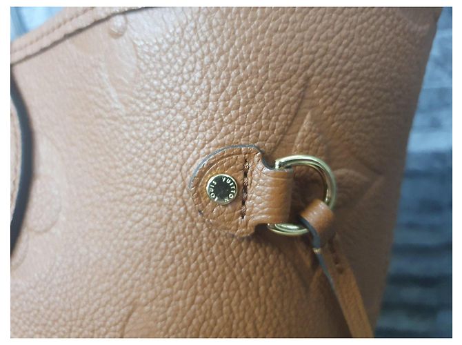 Louis Vuitton Neverfull MM Monogram Empreinte Pelle Cognac - vista 3