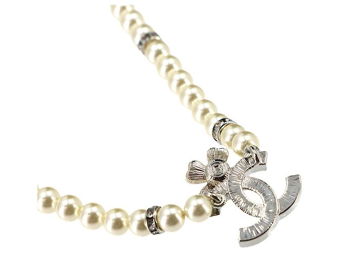 Collana Chanel Clover Coco Mark in perle finte e strass - vista 3