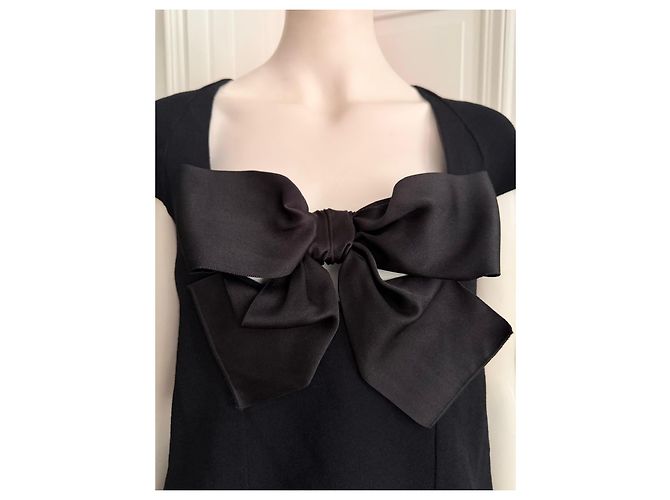 Top Chanel preto de viscose e elastano com detalhe de laço - vista 2