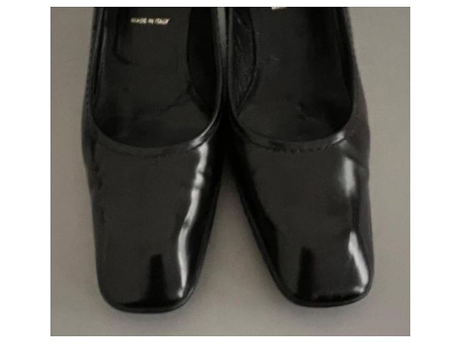 Prada Pumps aus schwarzem Leder - Ansicht 2