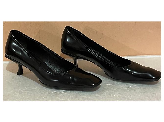 Prada Pumps aus schwarzem Leder - Ansicht 4