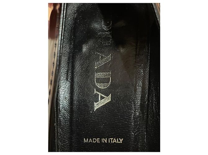 Prada Pumps aus schwarzem Leder - Ansicht 7