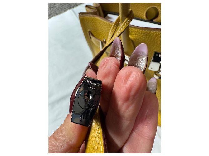 Hermès Birkin 30 Borsa in Pelle Grana Gialla - vista 2