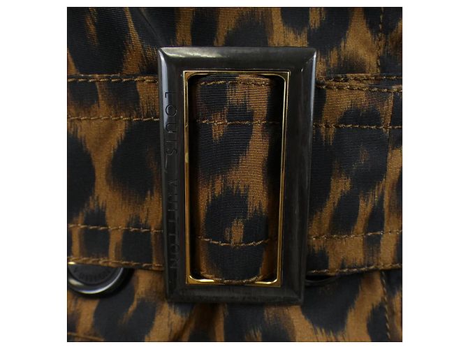 Abrigo Louis Vuitton Marrón de Tela - vista 7