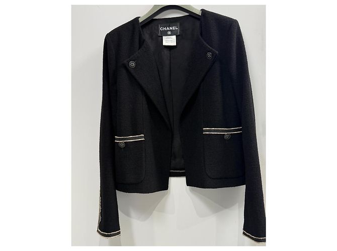 Chanel Cropped Jacke aus schwarzer Wolle - Ansicht 5