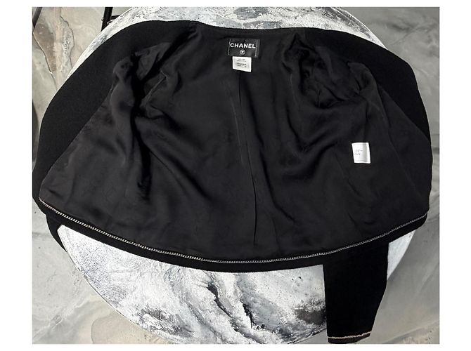 Chanel Cropped Jacke aus schwarzer Wolle - Ansicht 9
