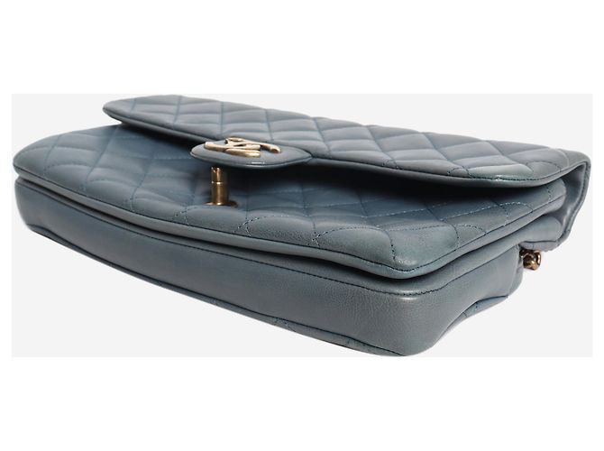 Chanel Bolsa de ombro com aba acolchoada em couro azul 2012 - vista 10