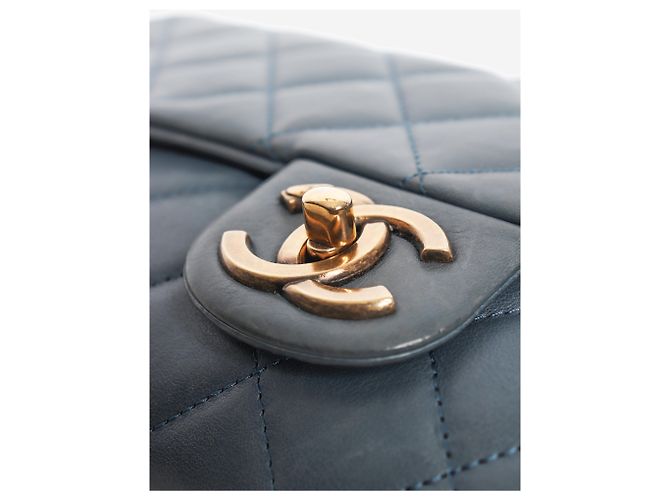 Chanel Bolsa de ombro com aba acolchoada em couro azul 2012 - vista 6