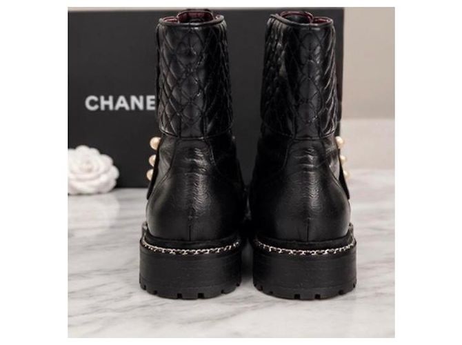 Chanel Stivaletti in Pelle Nera Perle Perle - vista 5