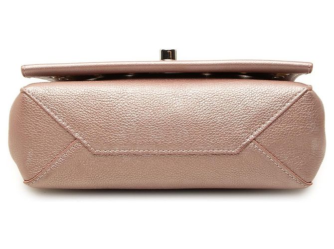 Louis Vuitton LockMe II BB in pelle metallizzata rosa con occhielli - vista 3