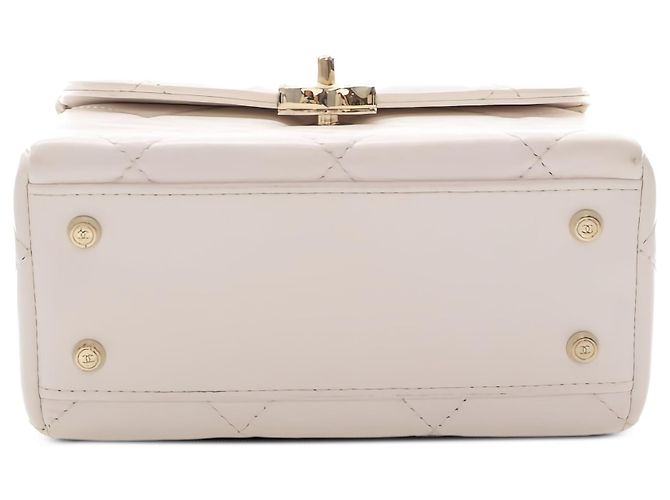 Chanel Vanity Case Small CC in Pelle di Vitello Matelassé Bianca con Top Handle - vista 3