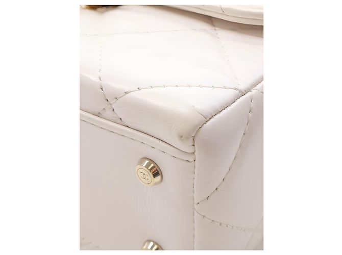 Chanel Vanity Case Small CC in Pelle di Vitello Matelassé Bianca con Top Handle - vista 6
