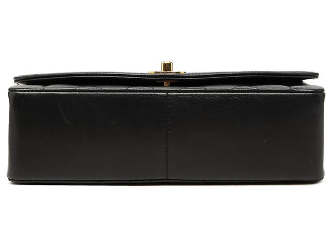 Chanel Black Medium Lambskin Diana Flap - vista 3