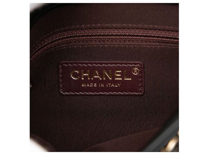 Borsa a tracolla Chanel in pelle d'agnello nera con catena e struttura - vista 5