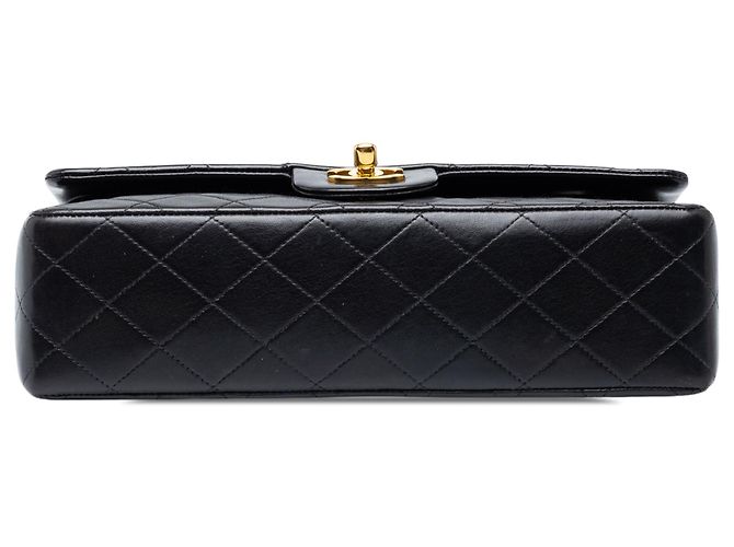 Chanel Black Medium Classic Lambskin Double Flap - vista 3
