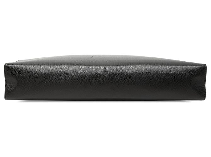 Louis Vuitton Black Taiga Pochette Voyage GM - vista 3