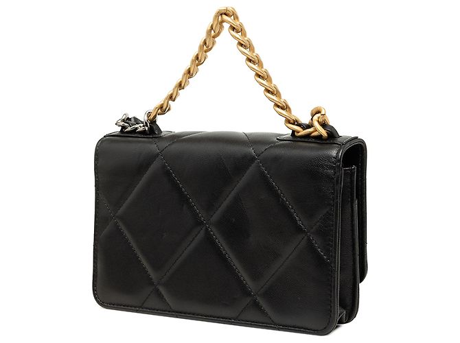 Chanel 19 Wallet on Chain in pelle d'agnello matelassé nera - vista 2