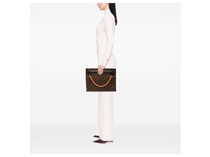 Louis Vuitton Brown Monogram Solar Ray A4 Pochette - vista 6