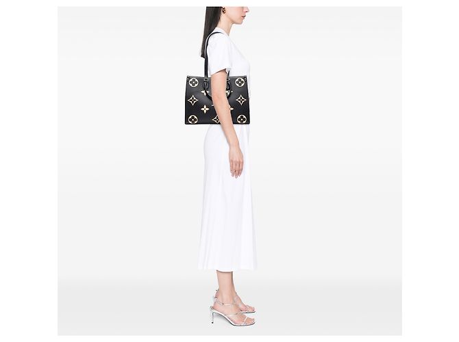 Louis Vuitton Black Bicolor Monogram Empreinte Giant Onthego MM - vista 6