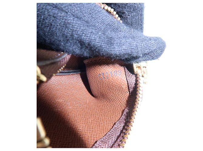 Louis Vuitton Key Monogram Canvas Small - vista 7