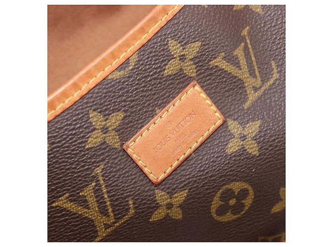 Louis Vuitton Saumur Monogram Canvas 35 - vista 6
