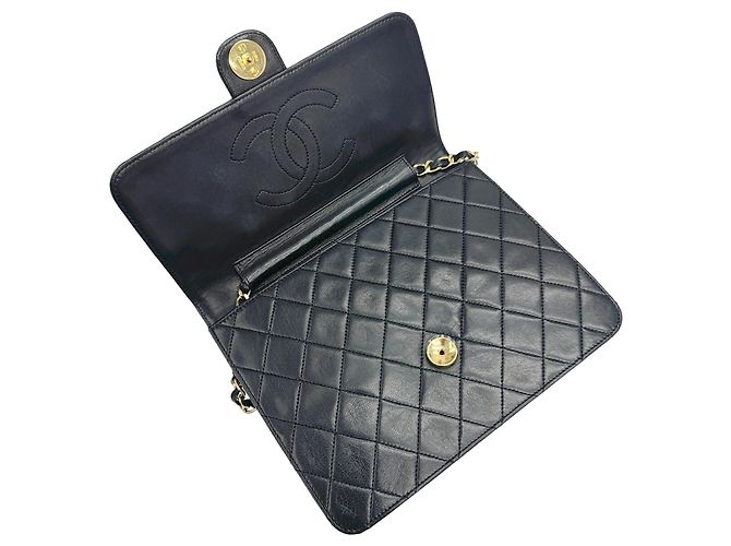 Borsa a tracolla Chanel Matelassé 22 - vista 11