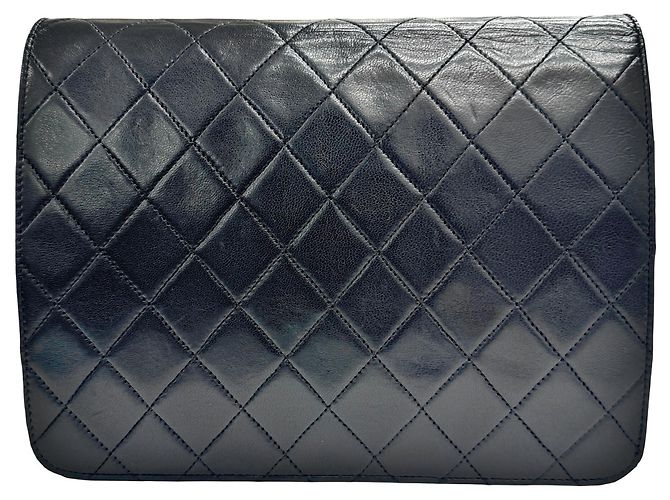 Borsa a tracolla Chanel Matelassé 22 - vista 2