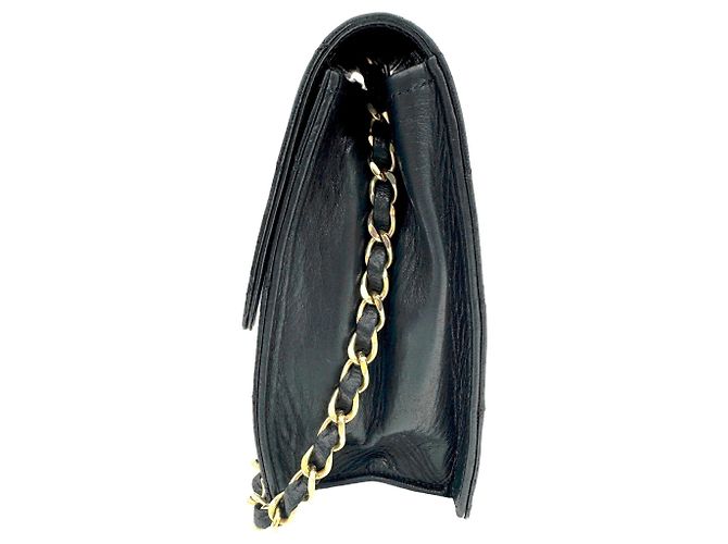 Borsa a tracolla Chanel Matelassé 22 - vista 4