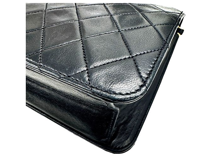 Borsa a tracolla Chanel Matelassé 22 - vista 8
