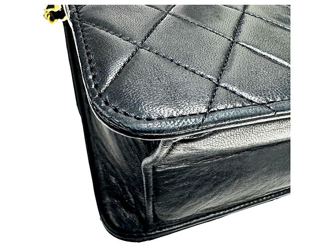Borsa a tracolla Chanel Matelassé 22 - vista 9