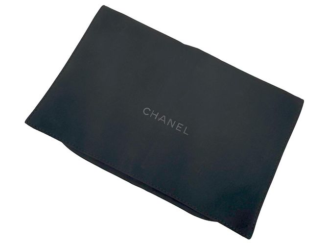Portafoglio con catena classica Chanel Matelassé - vista 13