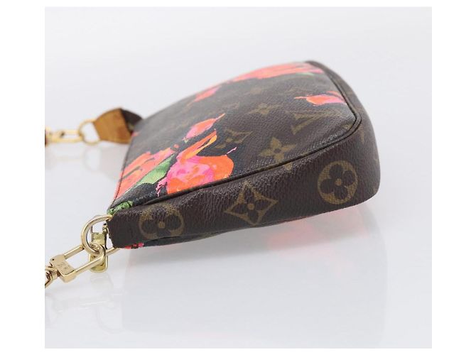 Louis Vuitton Pochette Accessoires Limited Edition Monogram Roses MM - vue 3
