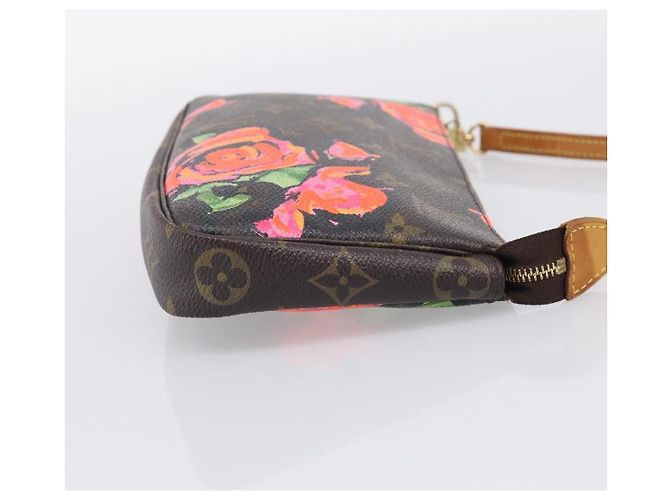 Louis Vuitton Pochette Accessoires Limited Edition Monogram Roses MM - vue 4