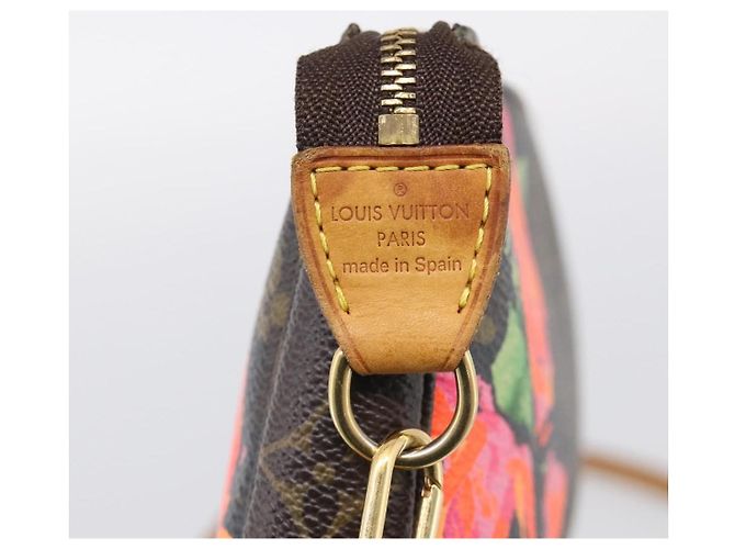 Louis Vuitton Pochette Accessoires Limited Edition Monogram Roses MM - vue 6