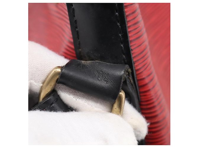 Louis Vuitton Bicolor Petit Noe Epi Leather - vista 7